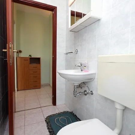 878a Apartment Zaglav