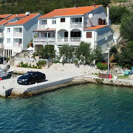 Apartment 878a *
